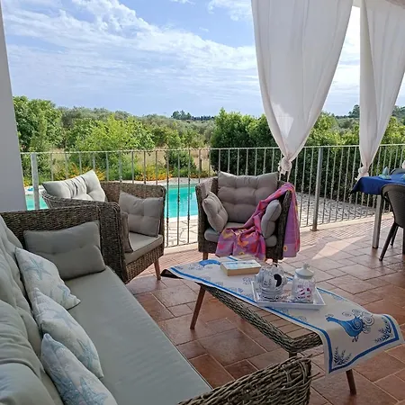 Villa Rafael Con Piscina, Iun P4098